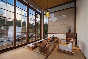 Qingmo Hidden Mid-Mountain Hotel