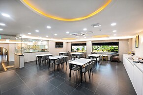 VAVANT TOURIST HOTEL