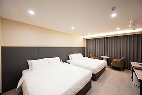 VAVANT TOURIST HOTEL