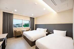 VAVANT TOURIST HOTEL