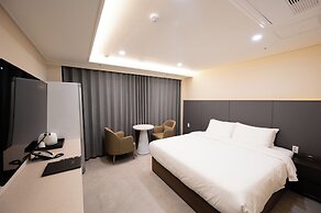 VAVANT TOURIST HOTEL