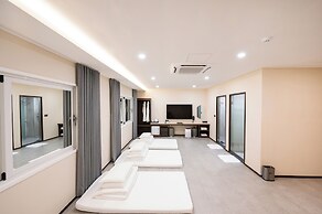 VAVANT TOURIST HOTEL