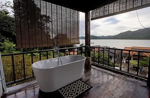 Baan Lhong View Lay