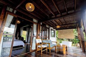 Baan Lhong View Lay