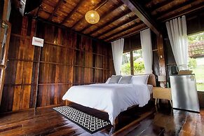 Baan Lhong View Lay