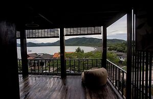 Baan Lhong View Lay