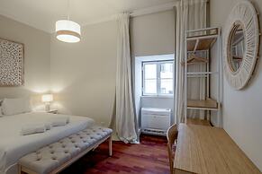 Bairro Alto Elegant by Homing