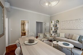 Bairro Alto Elegant by Homing