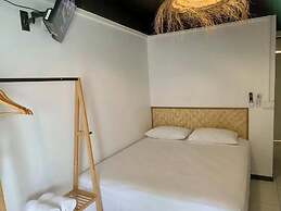 Airport Manini Lodge Studio 12