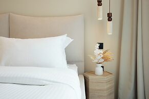 Chic 1BR Apartment - The Crest Dubai
