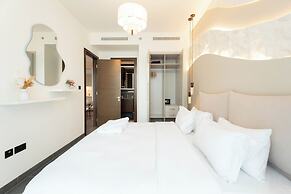 Chic 1BR Apartment - The Crest Dubai