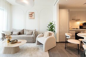 Chic 1BR Apartment - The Crest Dubai