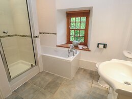 1 Rowes Cottages