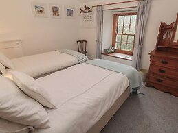 1 Rowes Cottages