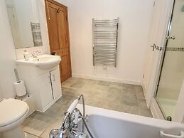 1 Rowes Cottages
