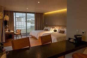 S22 Hotel & Suites