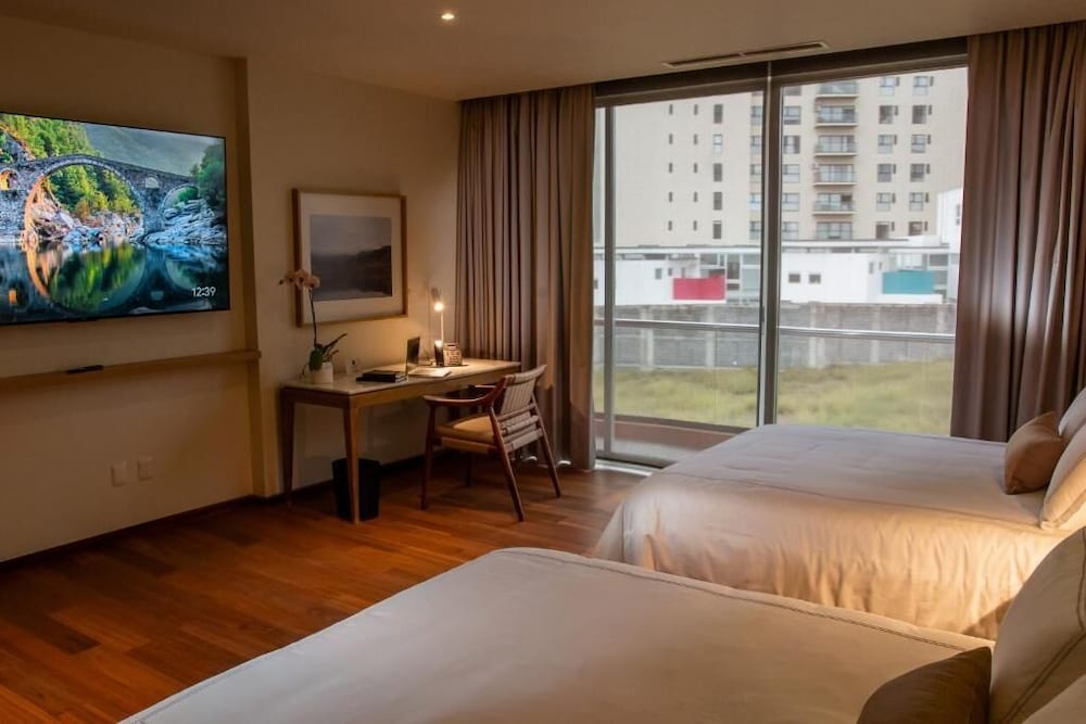 S22 Hotel & Suites