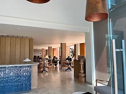 S22 Hotel & Suites
