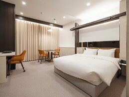 Urban Brown Hotel