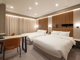 Urban Brown Hotel