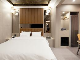 Urban Brown Hotel
