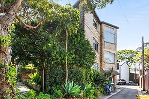 Convenient Studio in Trendy Inner-city Suburb