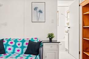 Convenient Studio in Trendy Inner-city Suburb
