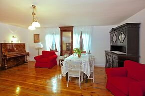 Spacious Holiday Home, Pool, Sauna, Whirlpool