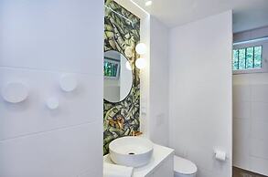 Spacious Holiday Home, Pool, Sauna, Whirlpool