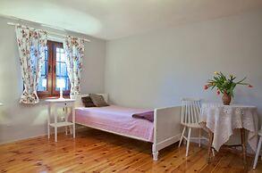 Spacious Holiday Home, Pool, Sauna, Whirlpool