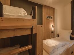 Apartment for six With River View