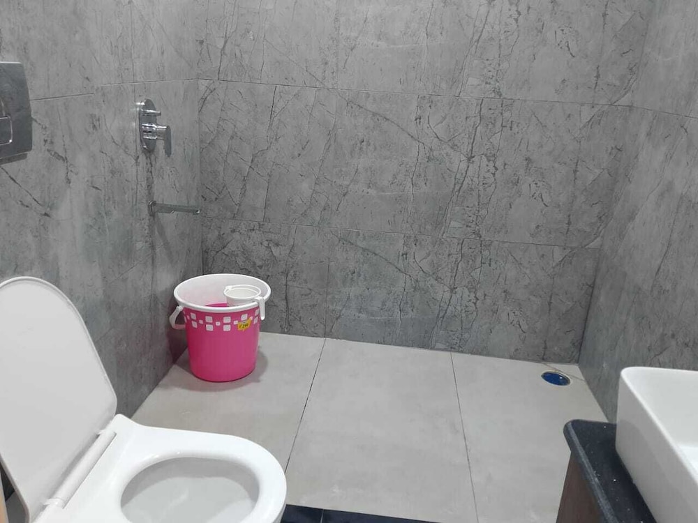 Anand Vihar Hotel