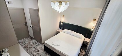 Naya Hotel