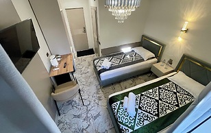 Naya Hotel