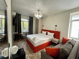 Naya Hotel