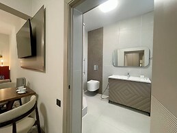 Naya Hotel