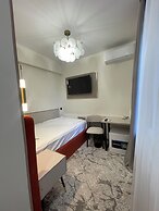 Naya Hotel