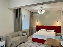 Naya Hotel