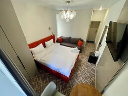 Naya Hotel