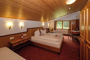 Hotel Garni DIAS