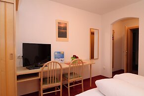 Hotel Garni DIAS