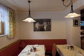 Hotel Garni DIAS