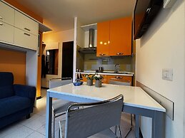 Bright Apartment With Pool Near the sea