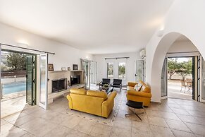 Rhodia Villa in Steni