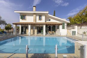 Rhodia Villa in Steni