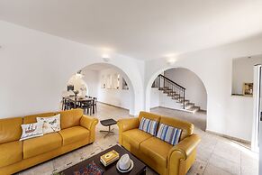 Rhodia Villa in Steni