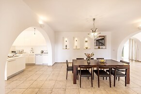 Rhodia Villa in Steni