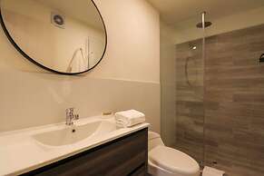 w Ravishing 2BR w Balcony in Miraflores