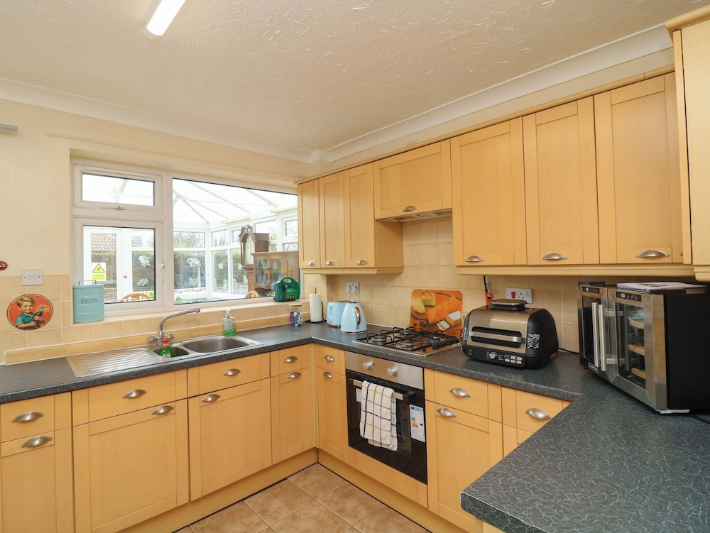 5 Overstone Drive