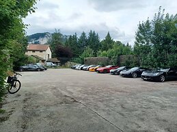 LA CHAPELAINE